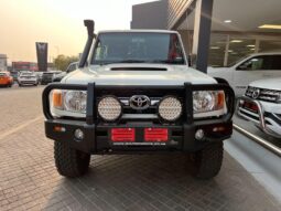 2016 Toyota Land Cruiser 79 4.5D-4D LX V8 Double Cab full